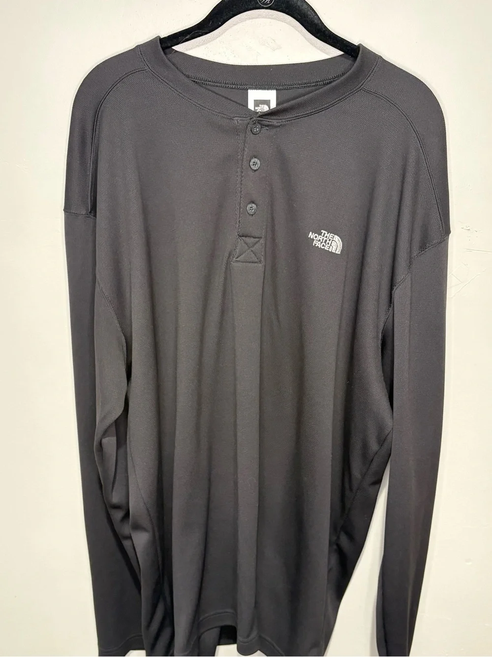 VTG The North Face Men’s Long-Sleeve Henley Shirt in Black - XXL